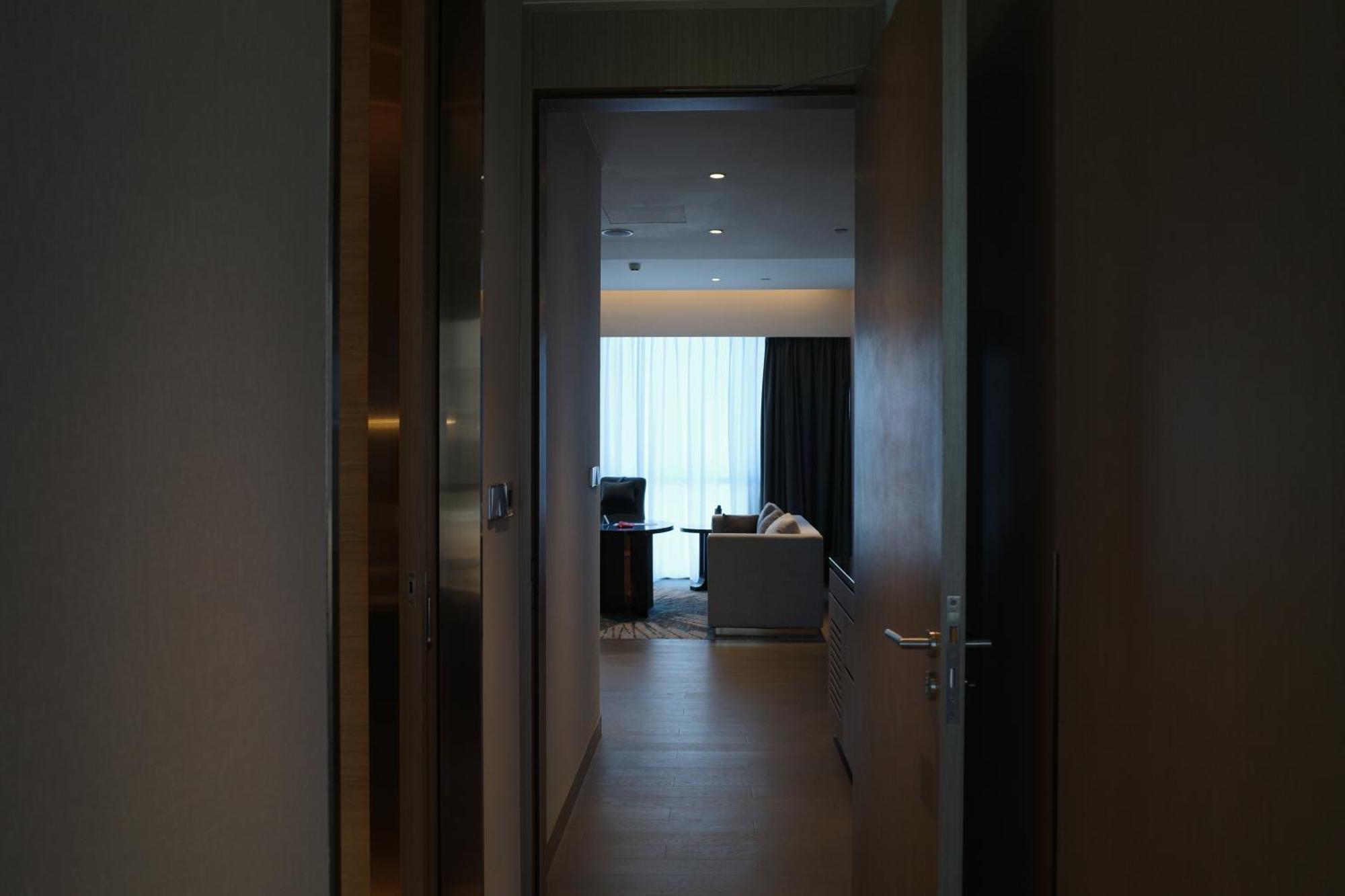 L+Snow Supreme Hotel Sanghaj Kültér fotó