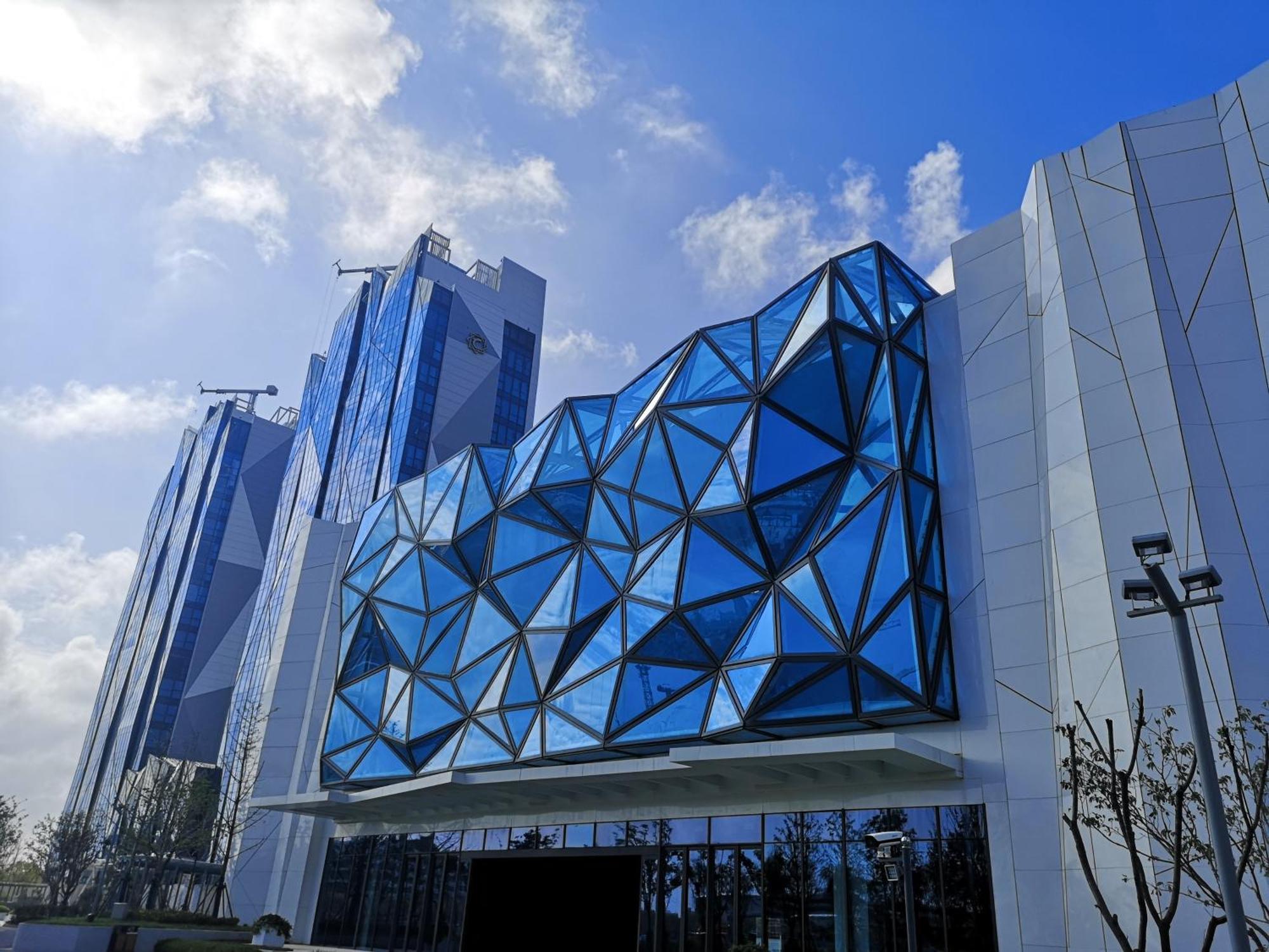 L+Snow Supreme Hotel Sanghaj Kültér fotó