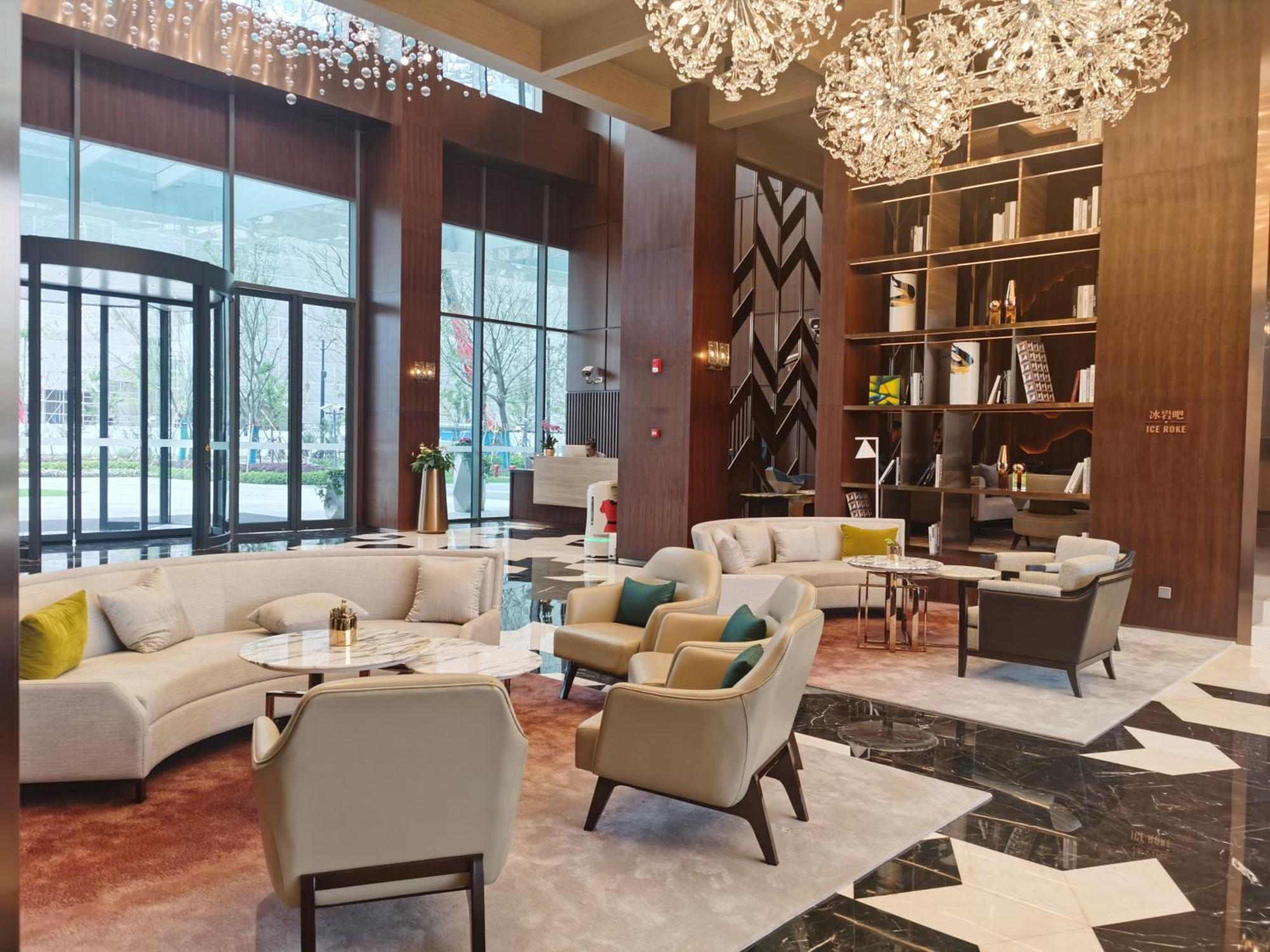 L+Snow Supreme Hotel Sanghaj Kültér fotó