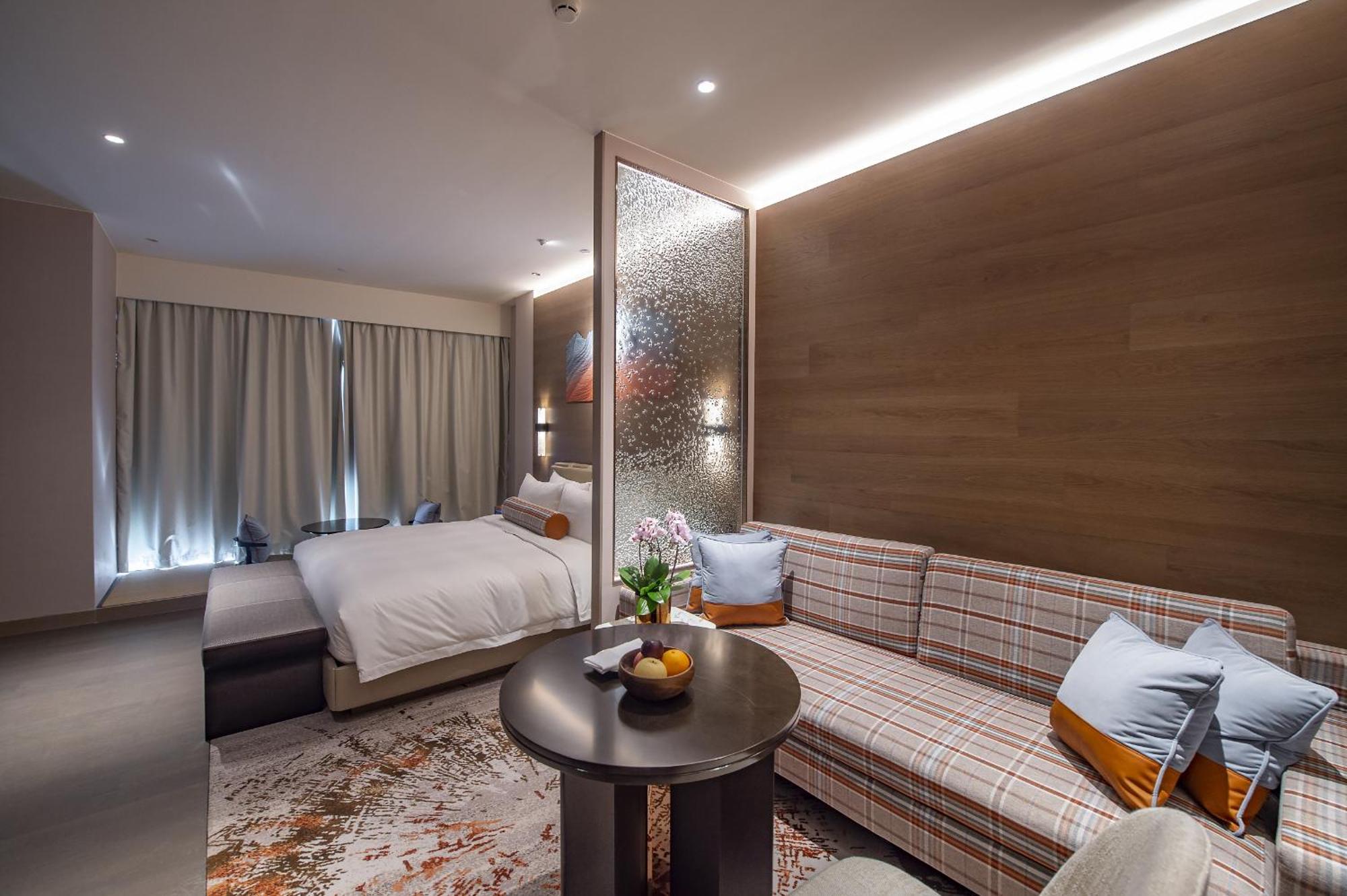 L+Snow Supreme Hotel Sanghaj Kültér fotó